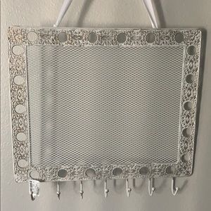 Adorable jewelry organizer